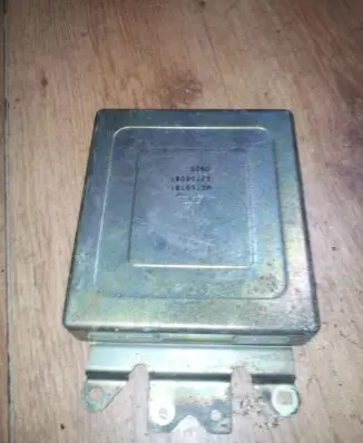 Mitsubishi Colt Engine control unit/module md127945 e2t56081