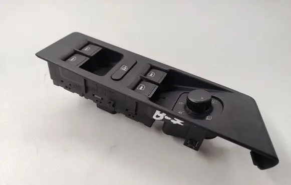 Volkswagen PASSAT B7 Electric window control switch
