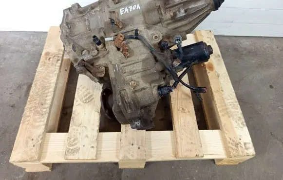 Nissan Navara D40 Gearbox transfer box case EA70A