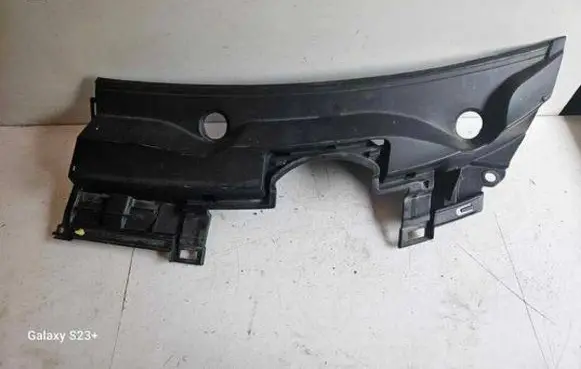 Toyota Urban Cruiser (XP110) Wiper trim 5578252310