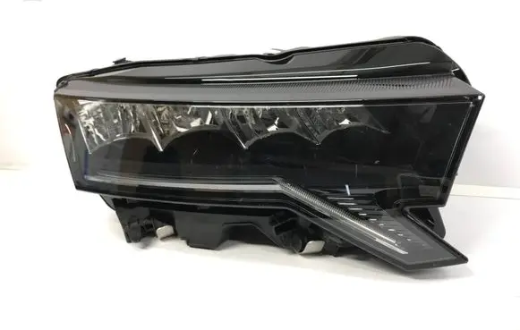 Skoda Octavia Mk4 Headlight/headlamp 5E4941010 0301134232A LE22A6497