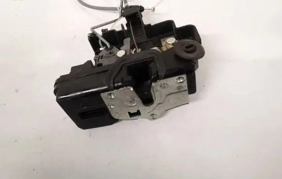 Opel Antara Front door lock