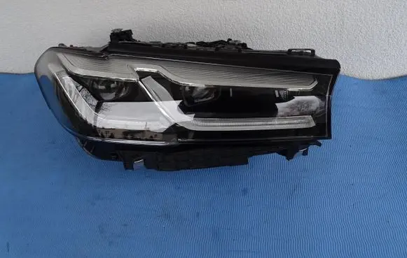 BMW 5 G30 G31 Headlight/headlamp 9850582