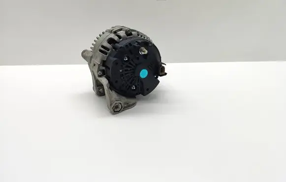 BMW 5 E60 E61 Generator/alternator 7789980 7789980AI01 2542672B
