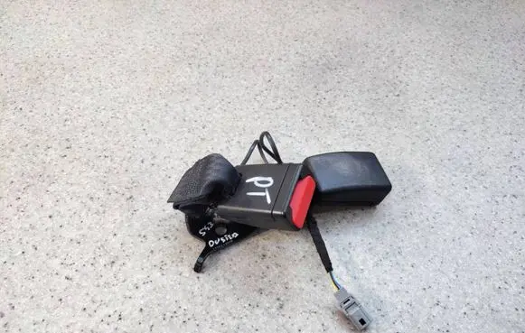 Rear seatbelt