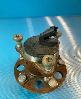 Hyundai Kona II Front wheel bearing hub 