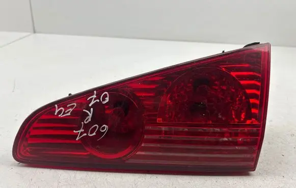 Peugeot 607 Tailgate rear/tail lights 