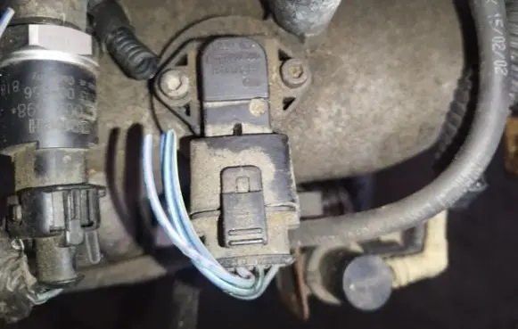 Chrysler Voyager Air pressure sensor 0281002205