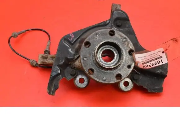 Opel Combo D Front wheel hub spindle knuckle