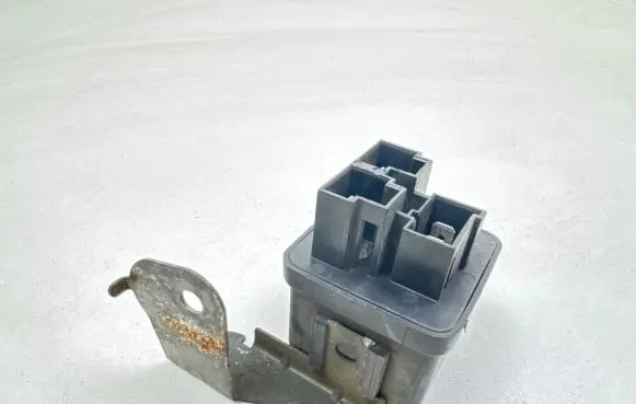 Nissan Almera Tino Glow plug pre-heat relay 5230BN300