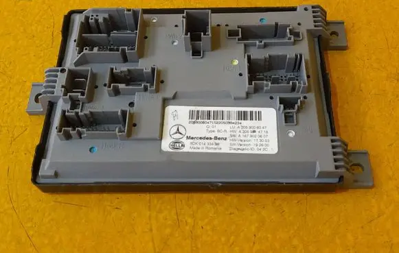 Mercedes-Benz C W205 Central body control module A2059006047