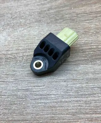 Toyota RAV 4 (XA30) Airbag deployment crash/impact sensor 8983142010
