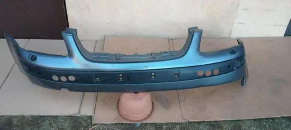 Volkswagen Touran I Front bumper 1T0807221