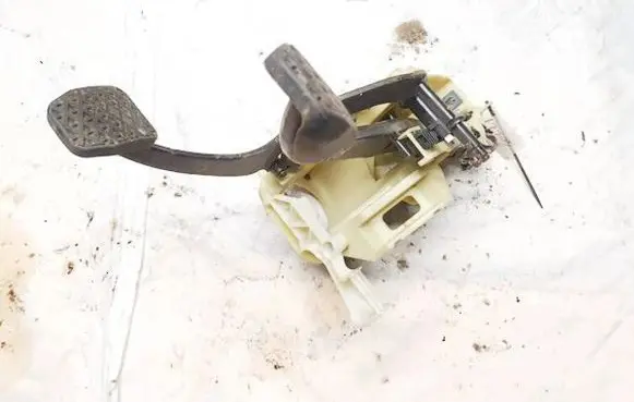 BMW 5 GT F07 Clutch pedal 35316789744 0611311a