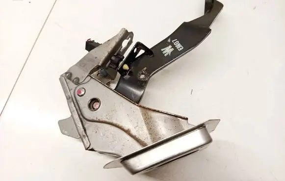 Nissan X-Trail T30 Brake pedal 