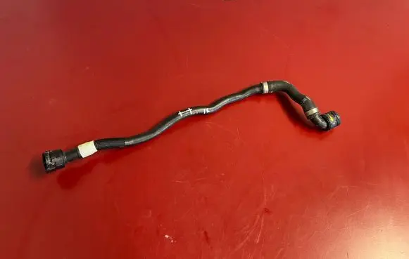 BMW iX Engine coolant pipe/hose