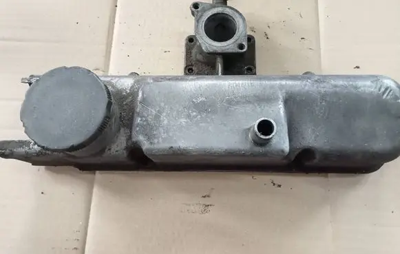 Fiat Uno Rocker cam cover 000