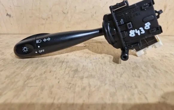 Toyota Yaris Indicator stalk 1736482 173648