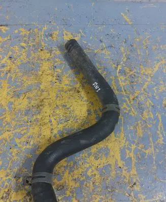 Volkswagen Polo III 6N 6N2 6NF Coolant pipe/hose