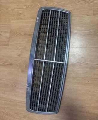 Mercedes-Benz C W202 Front bumper upper radiator grill