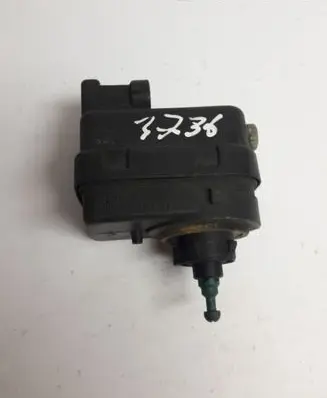 Renault Scenic I Headlight level adjustment motor 7700840141