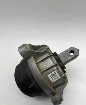 BMW 5 F10 F11 Engine mount bracket 6858976 140113