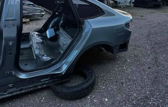 BMW i4 Rear quarter panel 