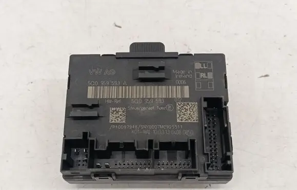 Volkswagen Golf VII Door control unit/module 5Q0959593A