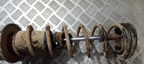 Volkswagen Golf III Rear coil spring