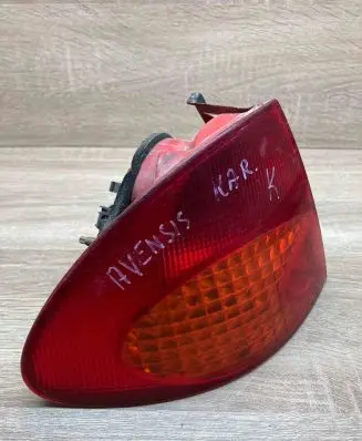 Toyota Avensis T250 Tailgate rear/tail lights LeftSide