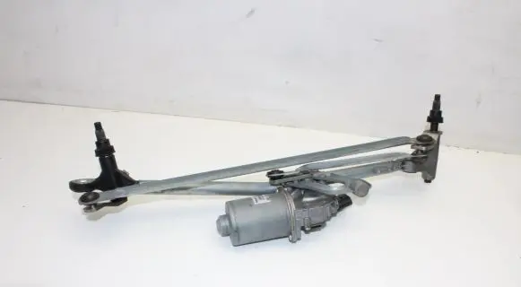 BMW X1 E84 Front wiper linkage and motor 2992466