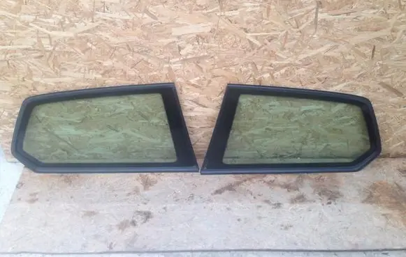 Volkswagen Golf VII Front triangle window/glass 
