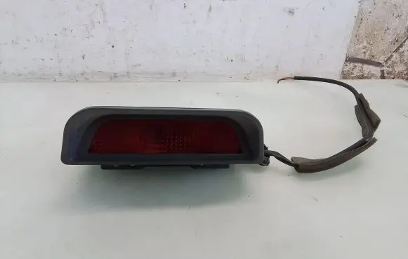 KIA Sportage Third/center stoplight