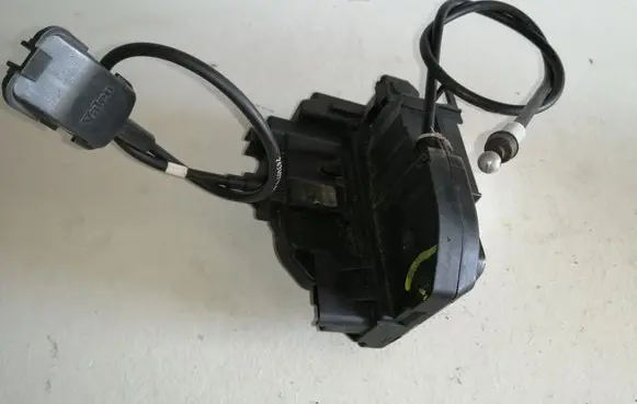 Nissan Note (E11) Rear door lock