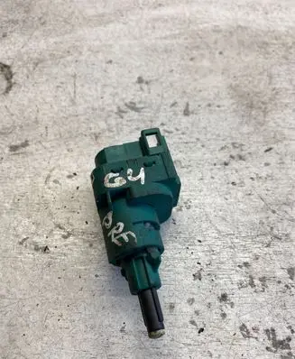 Volkswagen Golf IV Brake pedal sensor switch