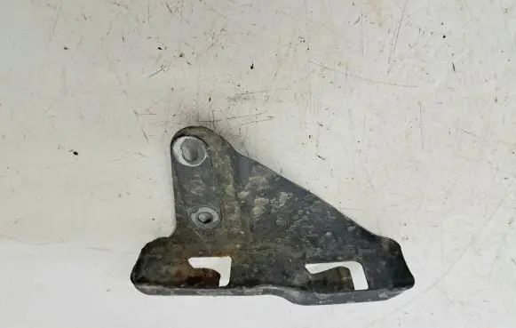 Toyota Avensis T250 Headlight/headlamp mounting bracket