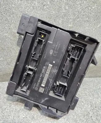 Audi A4 S4 B8 8K Comfort/convenience module 8K0907064M 5DK00991860