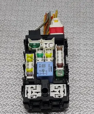 Peugeot 508 Fuse module 9665492680 20101210 01801478