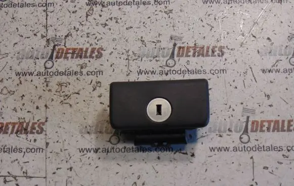 Toyota Verso Glove box handle 