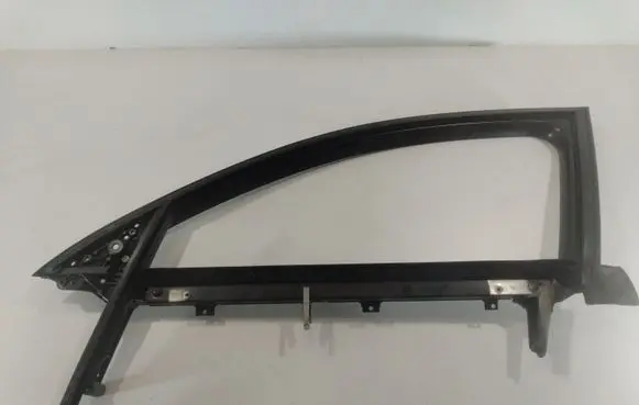Audi A6 S6 C6 4F Front door window/glass frame 4F0837629