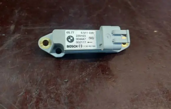 BMW X5 E53 Airbag deployment crash/impact sensor 6911038 220103 0285002064