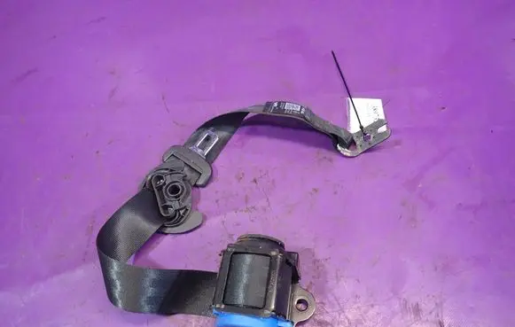 Audi Coupe Front seatbelt