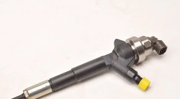 Opel Astra J Fuel injector 8973762703