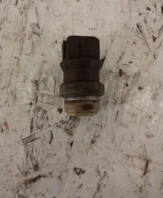 Audi A6 Allroad C5 Coolant temperature sensor 357919369E