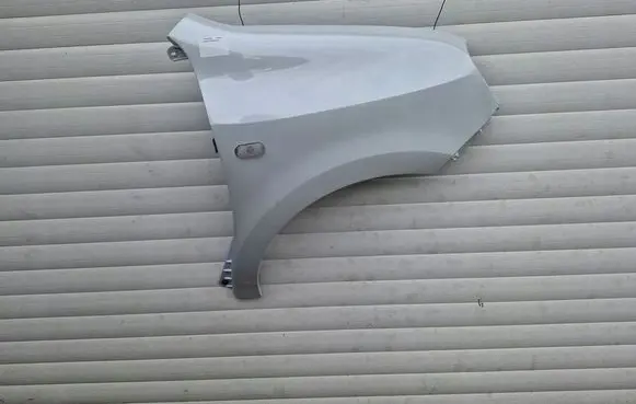 Renault Twingo III Fender 631002849R