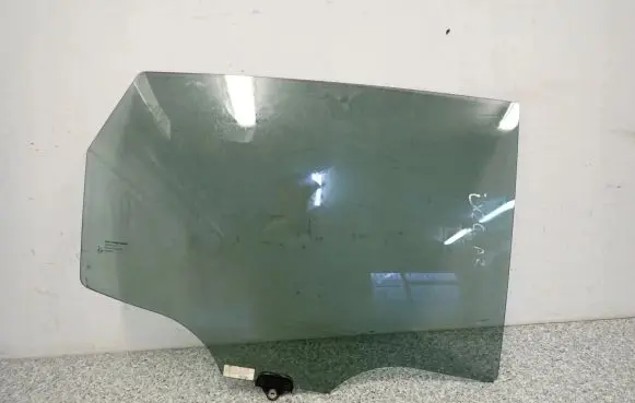 Hyundai ix20 Sliding door window/glass 