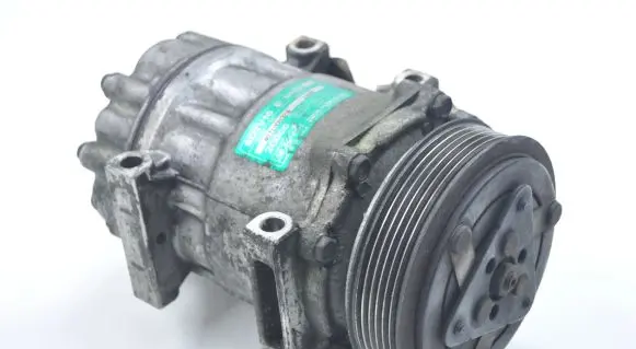 Ford C-MAX I Air conditioning (A/C) compressor (pump) 4071208324