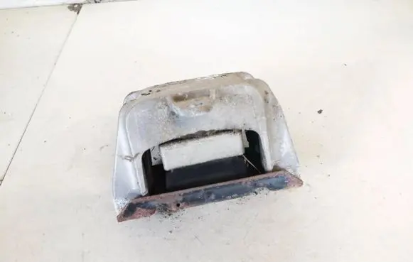 Volkswagen Golf IV Engine mount bracket 1j0199555