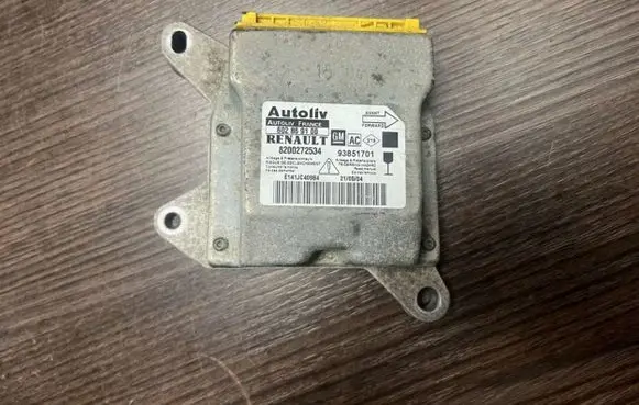 Nissan Primastar Airbag control unit/module 8200272534 216190878