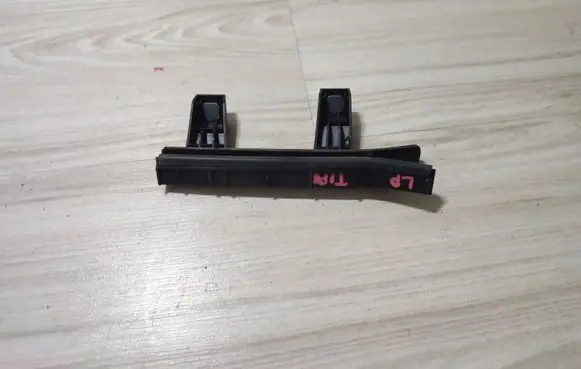 Fiat Tipo Front door windshield rail 51983610
